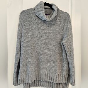PATAGONIA Off Country gray turtleneck small